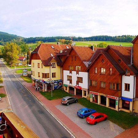 Apartman 6 U Sjezdovek 로끼뜨니쩨나드이제로우 외부 사진